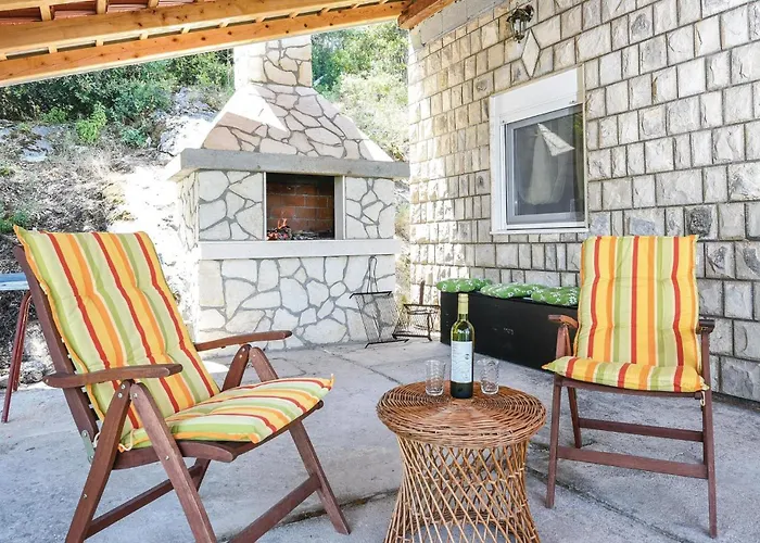 Semesterbostad Osobjava With Sea View I Osobjava