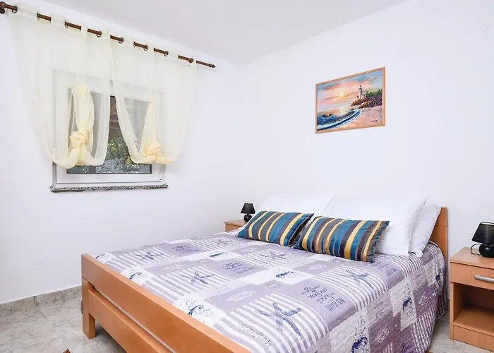 Osobjava With Sea View I Semesterbostad