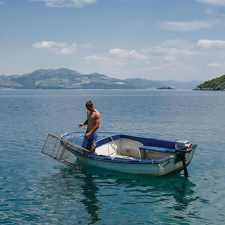 Дом отдыха Osobjava With Sea View I Osobjava