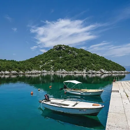 Awesome In Osobjava With House Sea View Holiday home Sreser