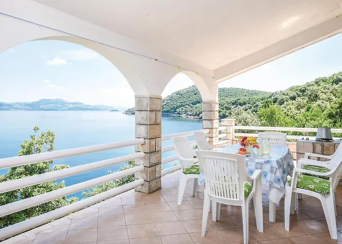 펜션 Osobjava With Sea View I *